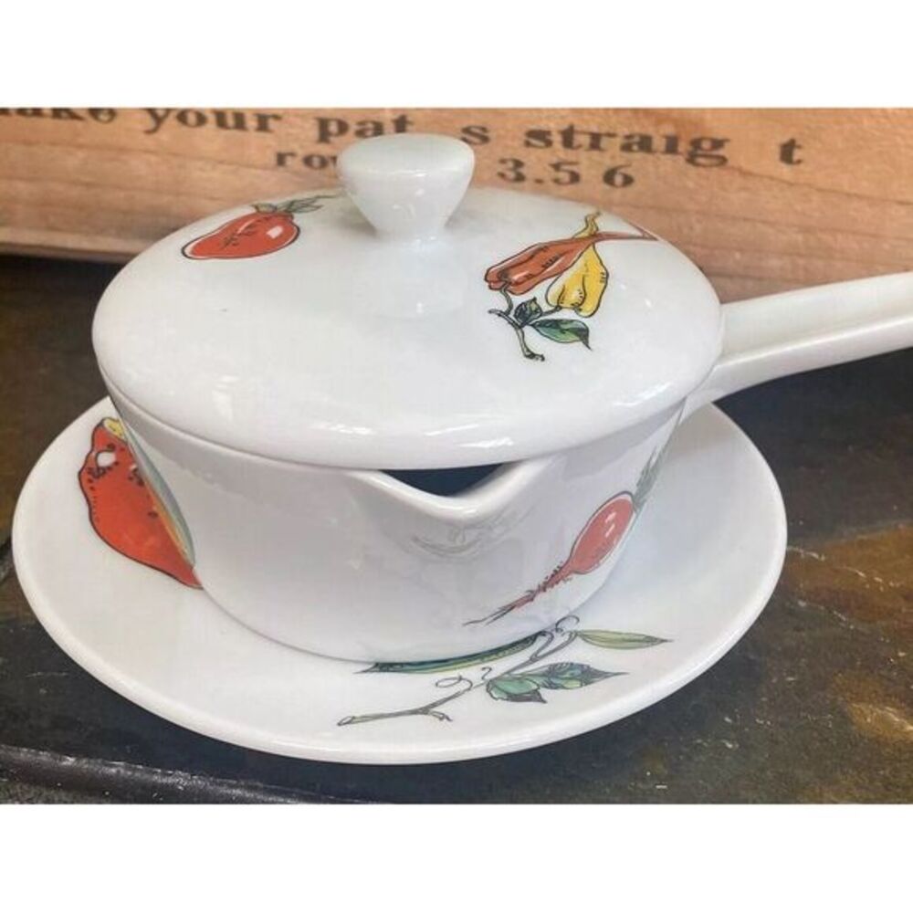 Vintage Walkure Bayreuth S.P.M  Gravy boat Bavaria‎ Germany W/vegetables Decor